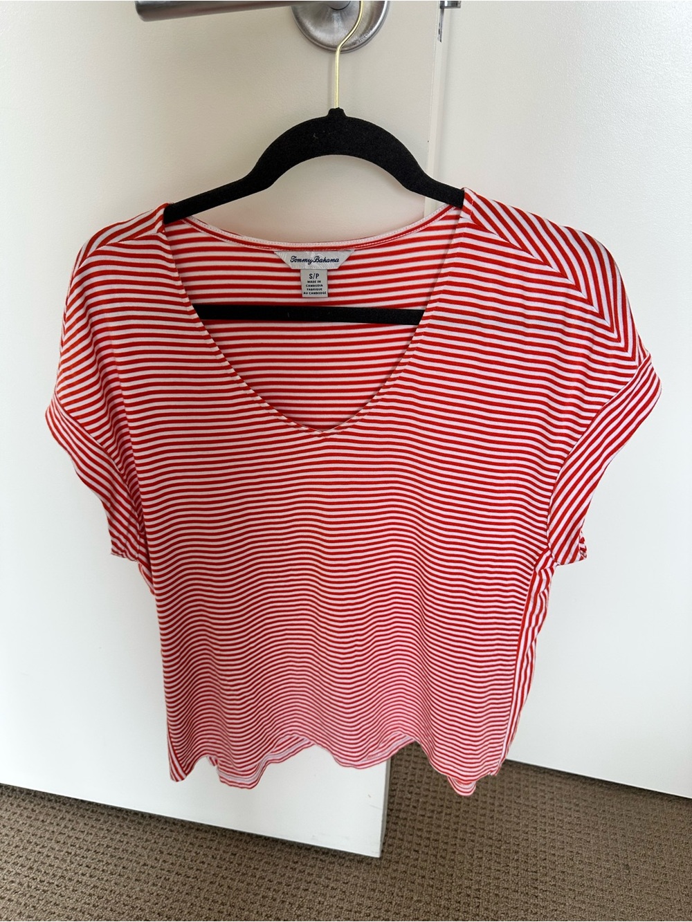 Tommy Bahama Red and White Striped V-Neck Short Sleeve Tee Size Small/Petite